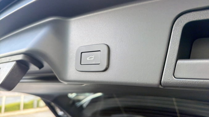 Land Rover Range Rover Evoque 1.5 P270e Edition 5dr Auto Hatchback - Image 44